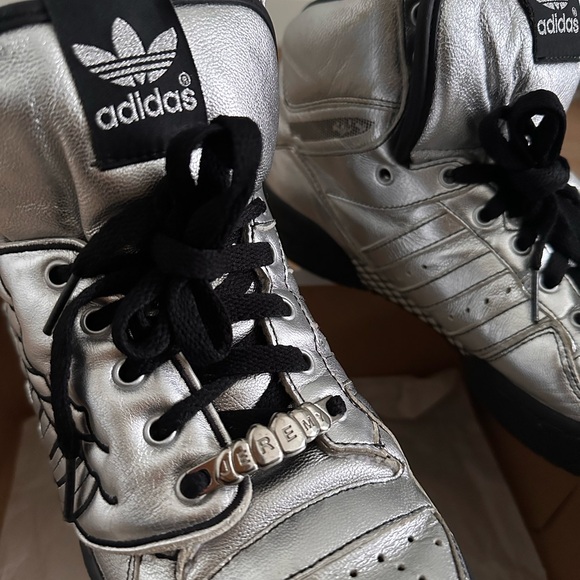 Adidas Originals JS Wing Sneakers - Picture 14 of 15